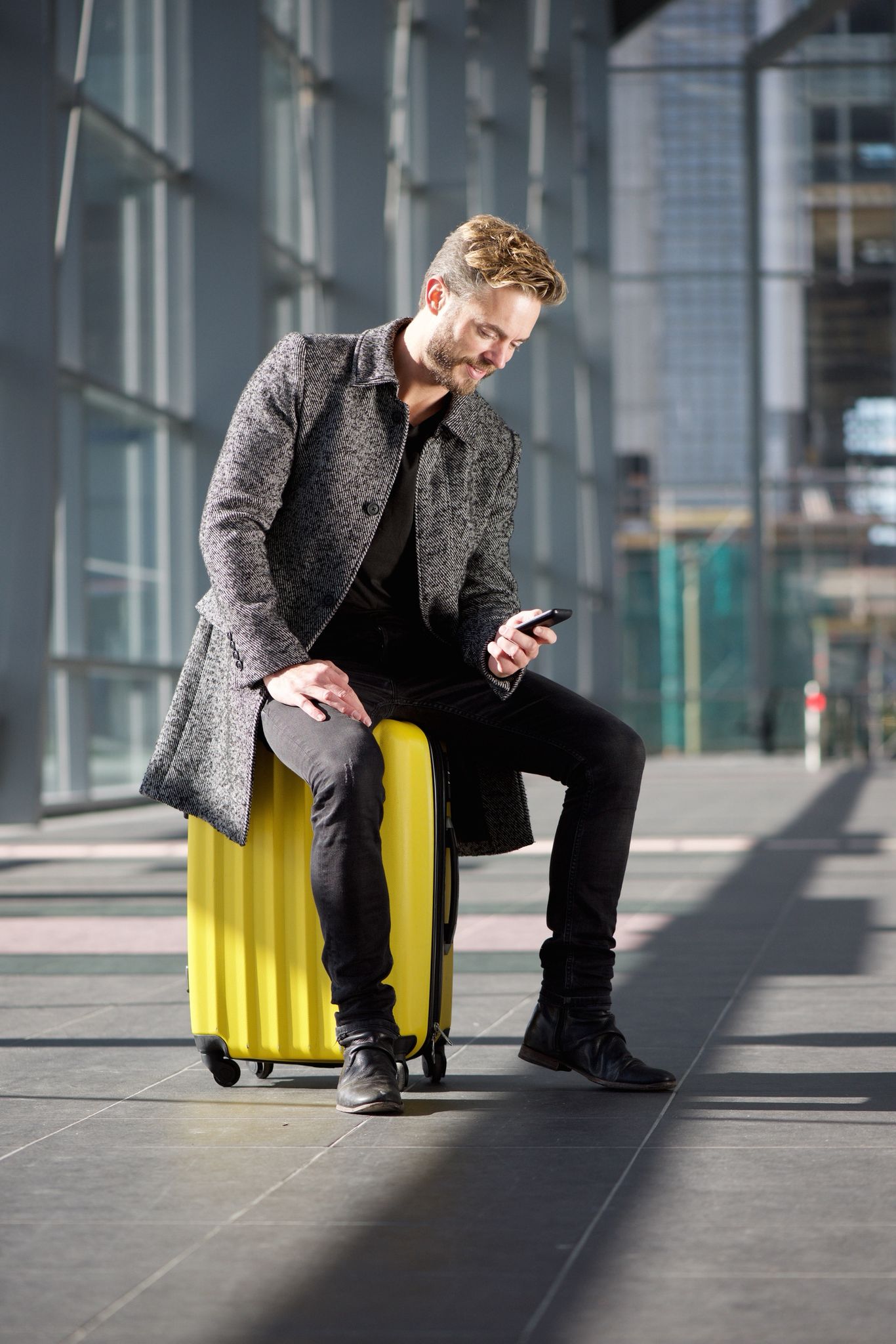 Global Travel Connectivity with trvllr. eSIM